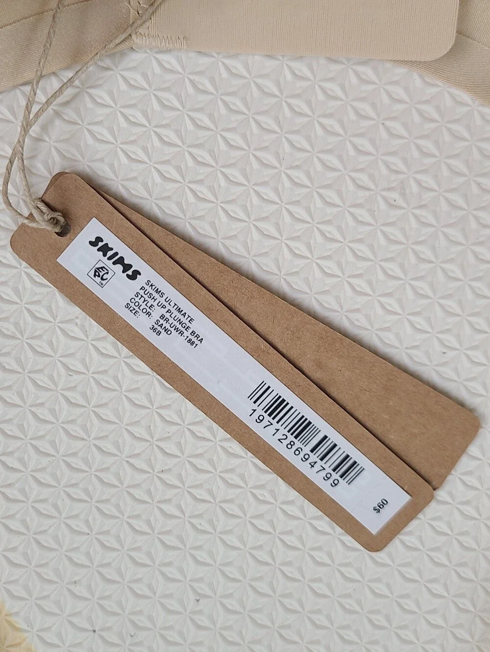 NWT Skims Ultimate Teardrop Push Up Plunge Bra Size 36B Sand Beige - Picture 3 of 8